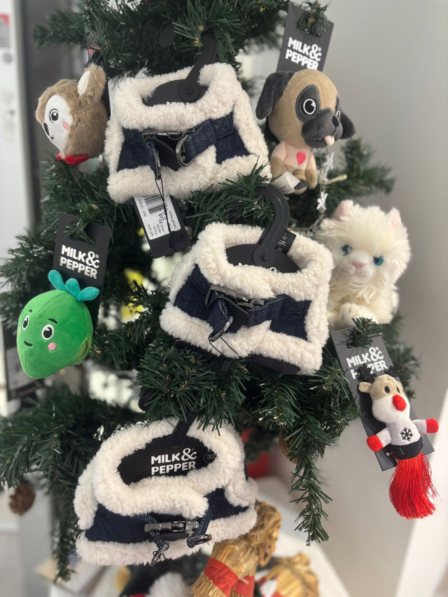 Koiran farkkukuosiset karvavaljaat